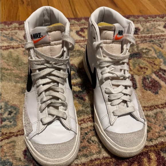 Nike Blazer mid ‘77  Women’s 6 - Picture 2 of 5